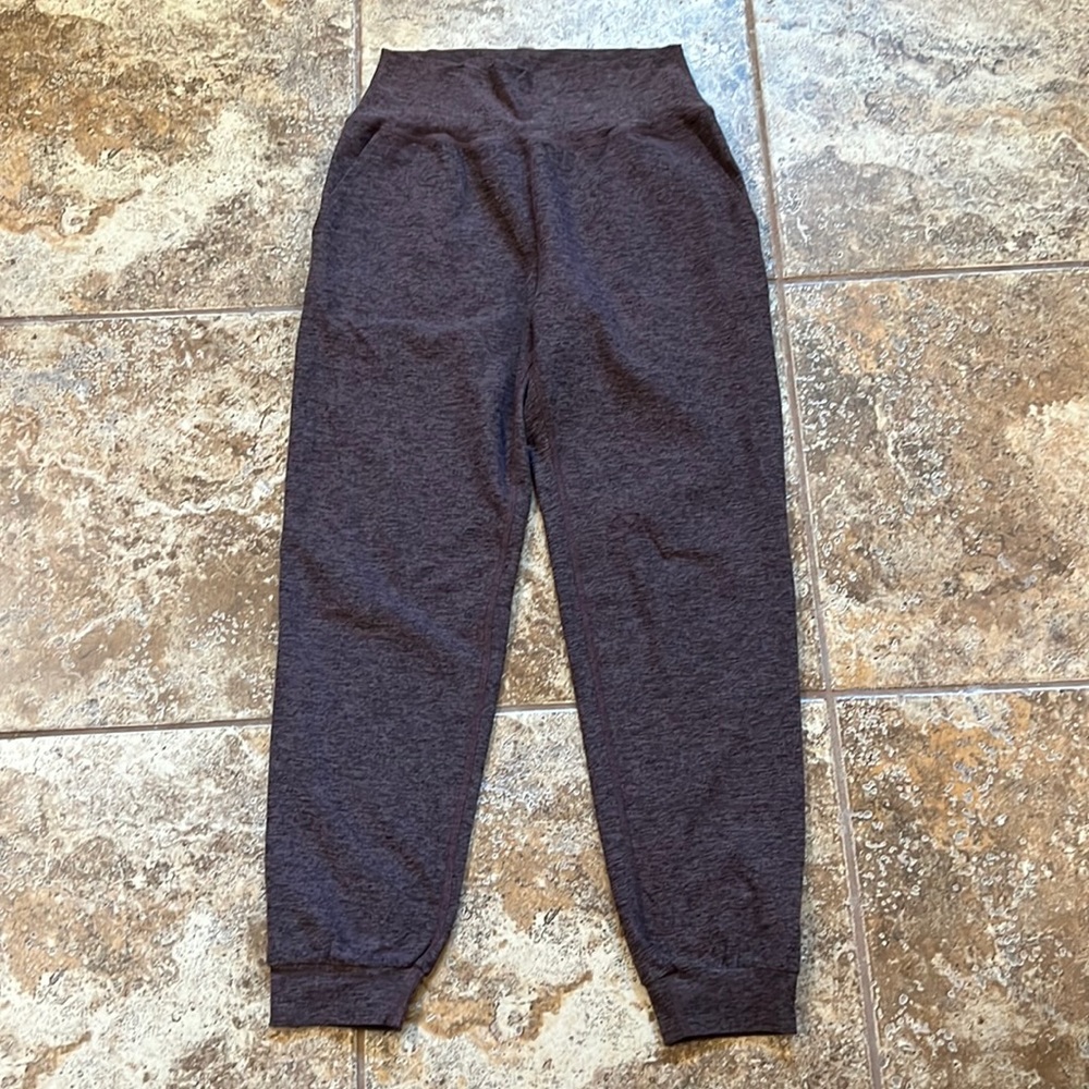 Beyond yoga space dye jogger. Size small